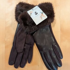 NWT Smart Screen Compatible Brown Gloves